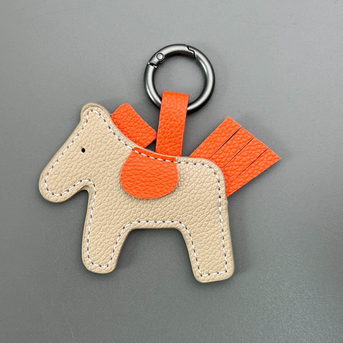 1PC Cute Leather Horse Keychain, Handmade Pony Bag Charm, Stylish Key Ring for Keys, Bags & Car Decor
