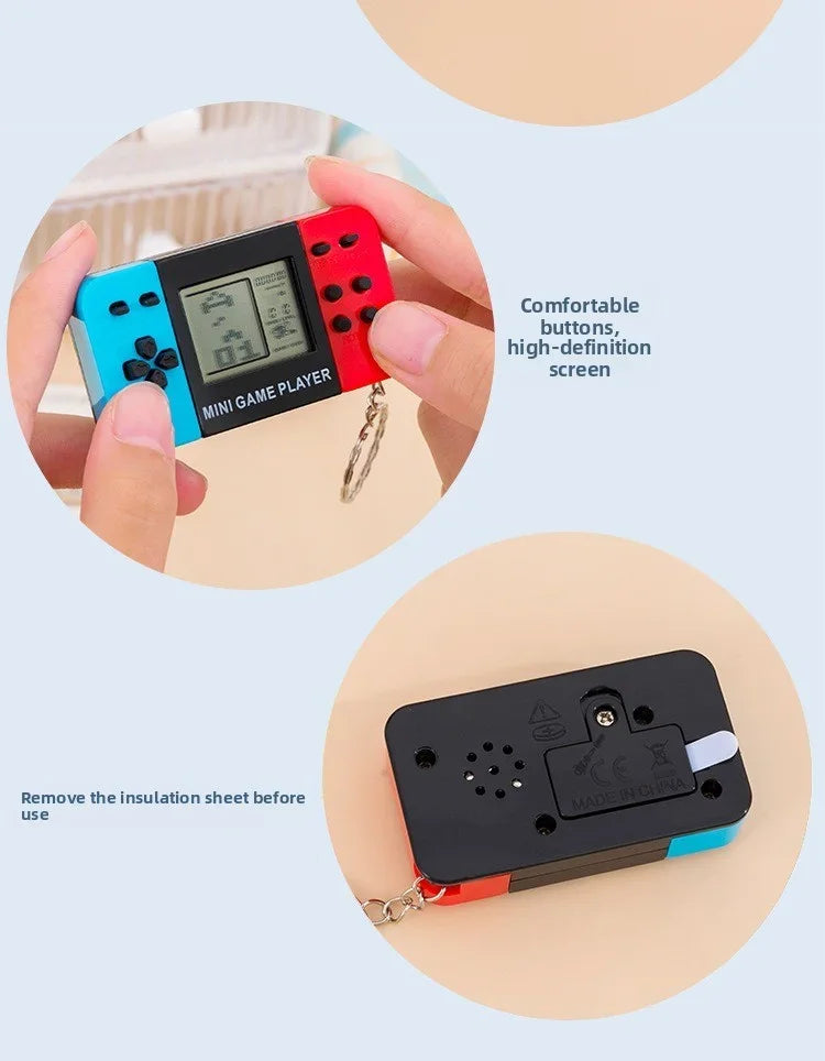 LENNIK Mini Retro Game Console Keychain