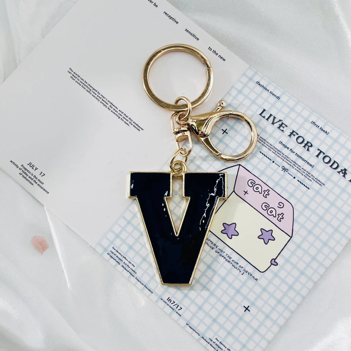 Enamel 26 Alphabet Letter Keychain Pendant Versatile Portable Letter Keyring Charm Decor for Bracelet Necklace Bag Mini Gift