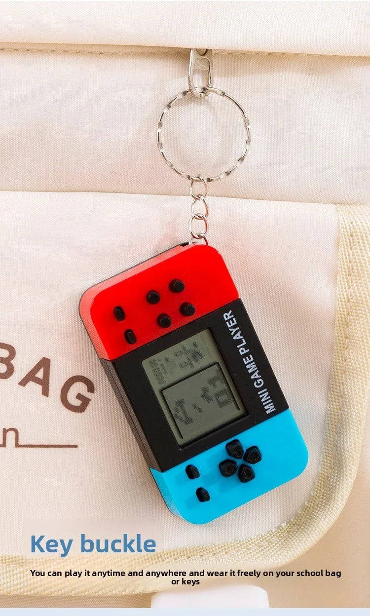 LENNIK Mini Retro Game Console Keychain