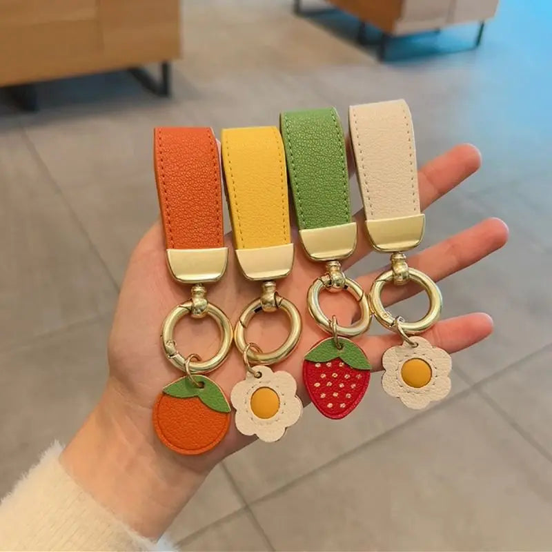 The New Pendant of The Keychain  Has  Same Simple Leather Rope Keychain, and  Cute High-end Pendant Chain for Women.