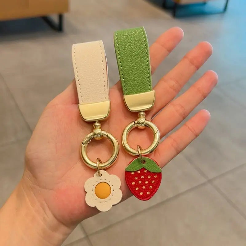 The New Pendant of The Keychain  Has  Same Simple Leather Rope Keychain, and  Cute High-end Pendant Chain for Women.