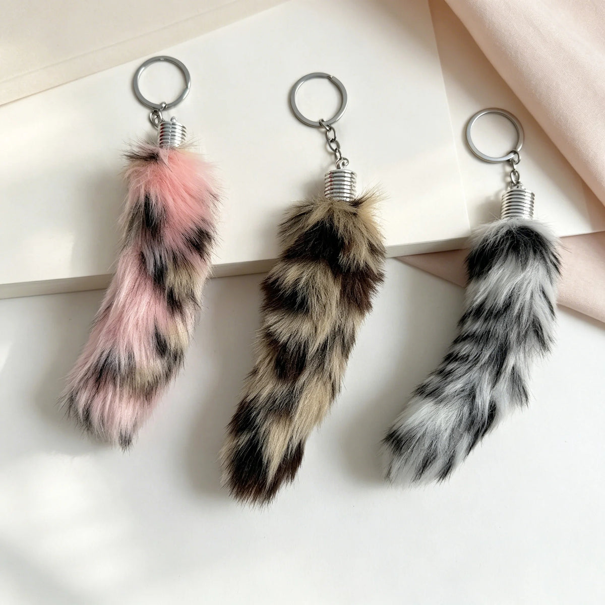 Fox Tail Keychain Irregular Car Keychain Bag Pendant Tail Animal Style Leopard Colored Keychain Cute Plush Keychain For Women