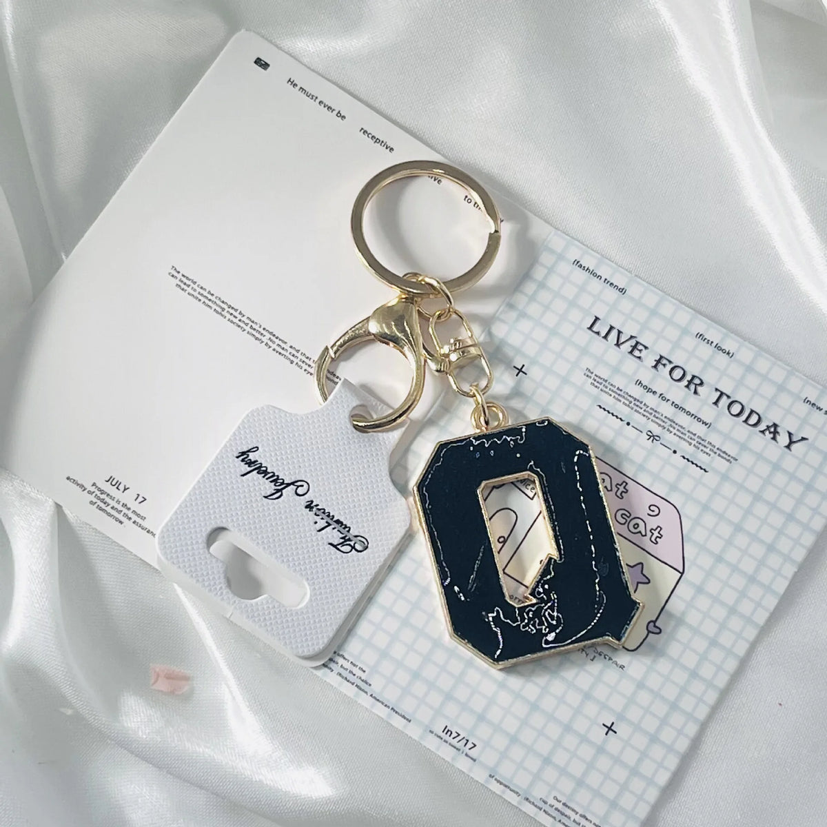 Enamel 26 Alphabet Letter Keychain Pendant Versatile Portable Letter Keyring Charm Decor for Bracelet Necklace Bag Mini Gift