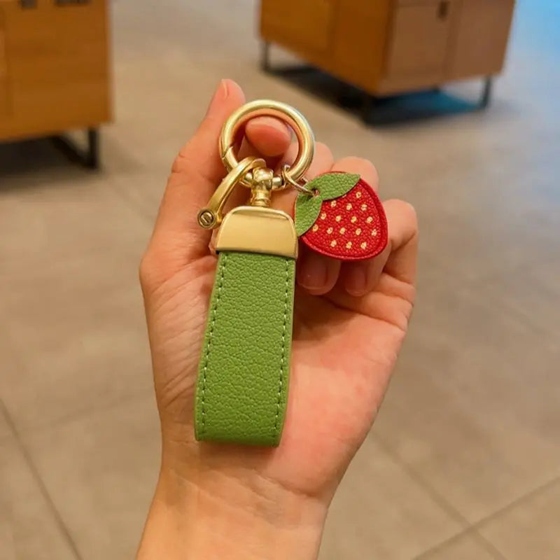 The New Pendant of The Keychain  Has  Same Simple Leather Rope Keychain, and  Cute High-end Pendant Chain for Women.