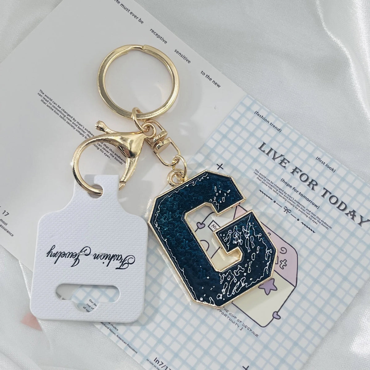 Enamel 26 Alphabet Letter Keychain Pendant Versatile Portable Letter Keyring Charm Decor for Bracelet Necklace Bag Mini Gift