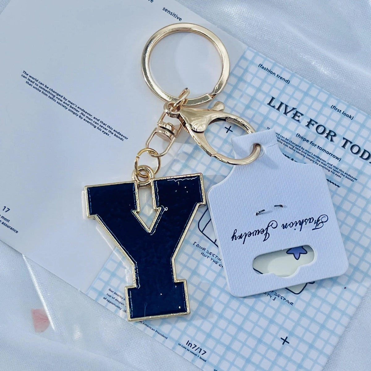 Enamel 26 Alphabet Letter Keychain Pendant Versatile Portable Letter Keyring Charm Decor for Bracelet Necklace Bag Mini Gift