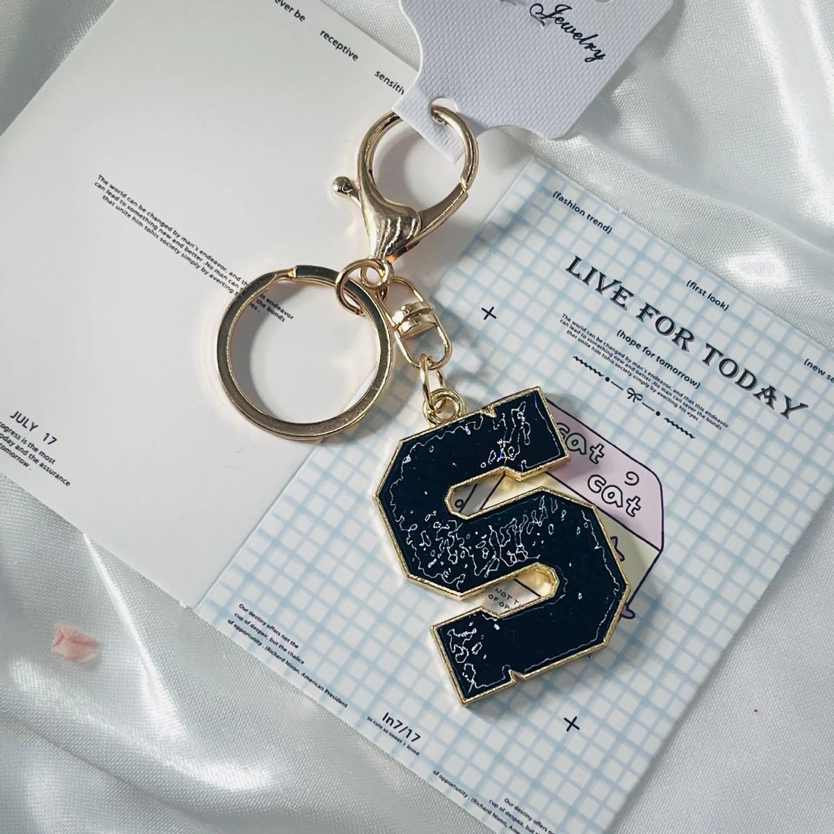 Enamel 26 Alphabet Letter Keychain Pendant Versatile Portable Letter Keyring Charm Decor for Bracelet Necklace Bag Mini Gift